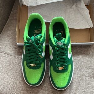 Nike Men's Green and White Sneakers
